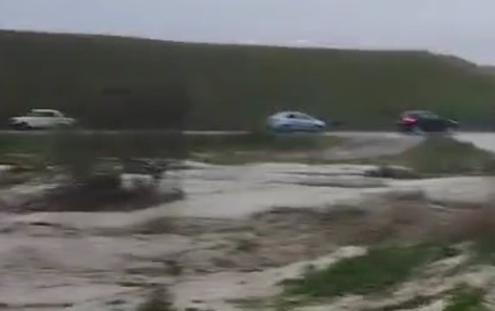 Жители севера Азербайджана не могут вернуться в дома после ливней видео