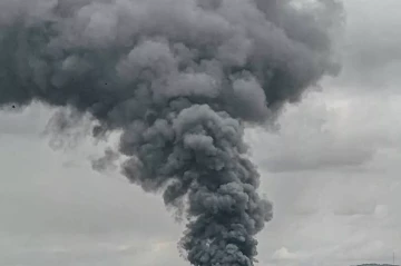 At least 47 injured in massive explosion at Iranian port VIDEO
