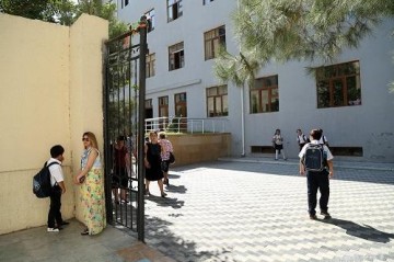 Пытавшийся избить своего ребенка травмировал учителя