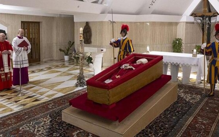 Pope Francis was buried in a simple coffin