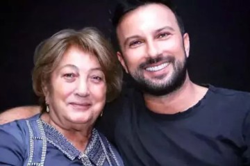 Tarkan anasını itirdi, Avropadan təcili qayıtdı