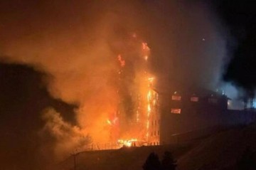 14 killed as fire breaks out at Kolkata Hotel
