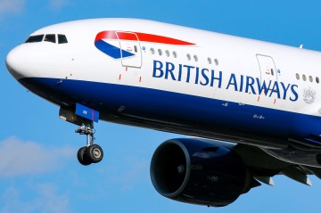 Britaniya təyyarəsi Bostona təcili eniş etdi