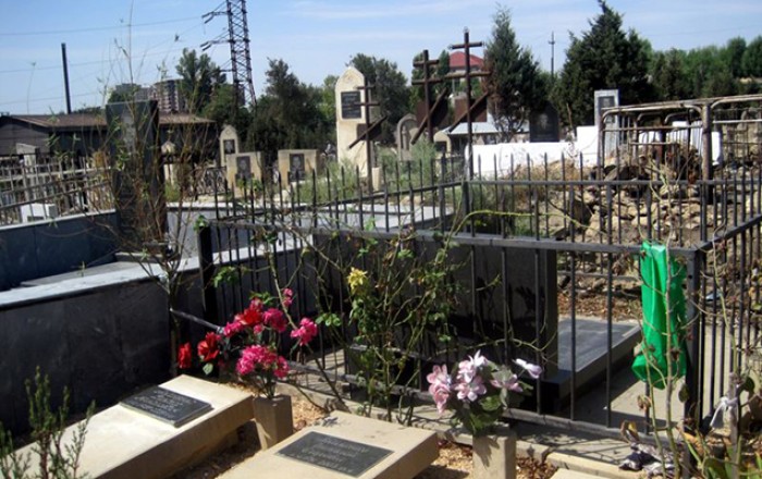 Atasının məzarı üstündə intihara cəhd etdi