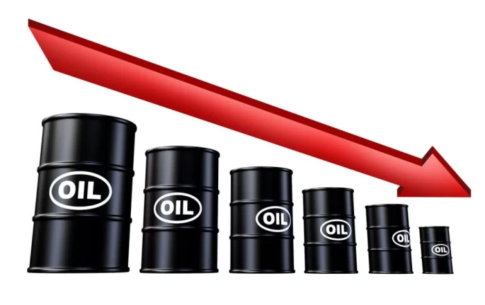 Oil dips amid US-China trade tensions, key nuclear talks