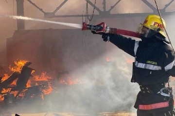 Sabunçuda obyektdə baş verən yanğın söndürüldü -
