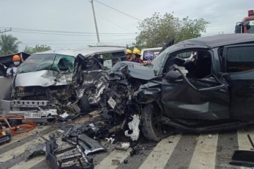3 dead, 10 injured in multiple-car crash in Philippine capital