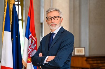 Франция отправляет Кошара в Иран