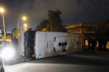 Bus crash in Turkiye injures 23 people