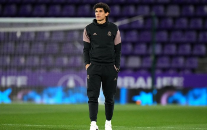 “Real Madrid” müdafiəçisi ilə yollarını ayıracaq
