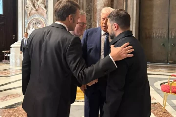 Macron snubs Trump with cold shoulder at Vatican meeting