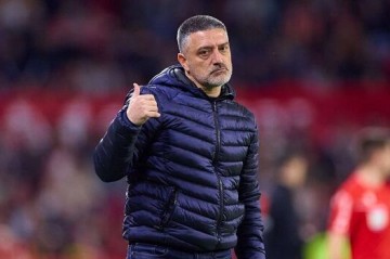 Sevilla sack coach Pimienta