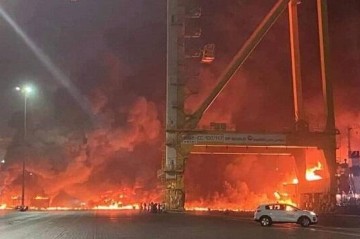 İranda limanda partlayış oldu
