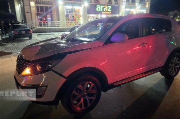 В Нахчыване автомобиль сбил переходивших дорогу студентов