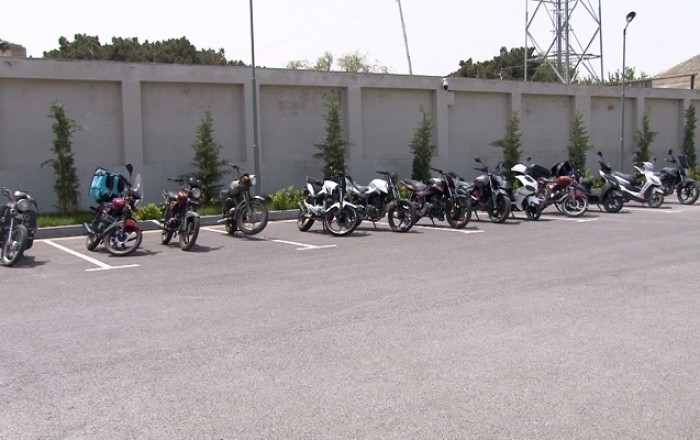 Səsboğuculara müdaxilə edən moped və motosiklet sürücüləri saxlanıldı -