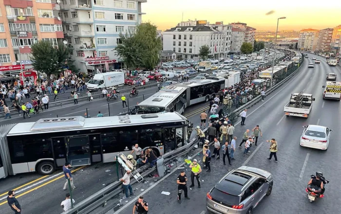 Türkiye’s Istanbul bus collision kills one person, injures 40 others