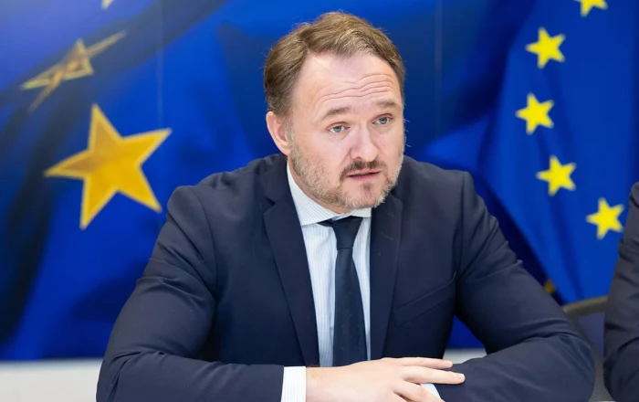 EU unveils plan to ban Russian gas, LNG, nuclear fuel by 2027