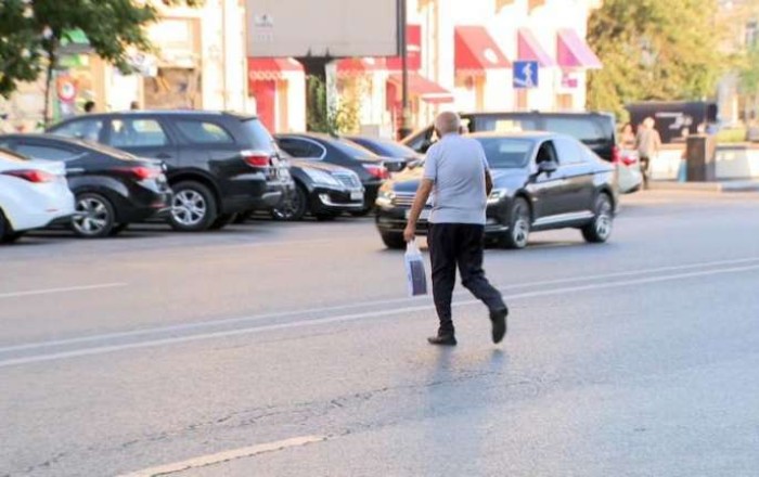 Yola qəfil çıxan piyada vurularsa, sürücü məsuliyyət daşıyır?