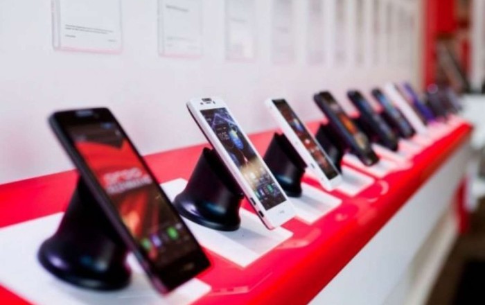 Azərbaycana ən çox bu ölkədən smartfon GƏTİRİLİR -