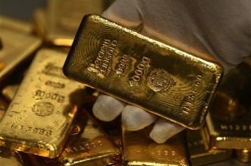 Стоимость золота обвалилась на фоне договоренностей США и Китая