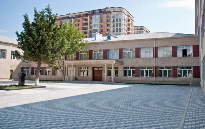 Məktəbdə "qiymət cədvəli": 2 min manata davamiyyət, 30 manata attestat - İDDİA