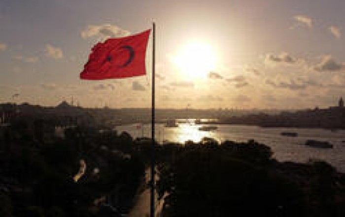 "Ankara nə Rusiya ilə münasibətləri pozmaq, nə də Ukraynanı tək qoymaq istəyir"