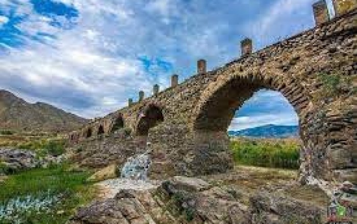 Azerbaijan Security Service: Iranian citizens found carrying out unauthorized excavations at the base structure of the Khudafarin Bridge