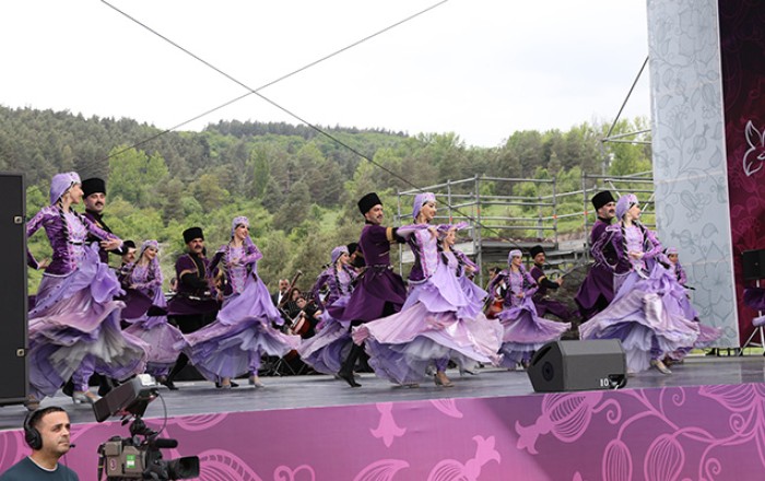 Şuşada “Xarıbülbül” musiqi festivalının açılışı oldu -