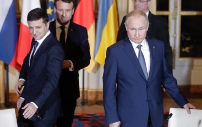 СМИ: Зеленский оказывает давление на Путина
