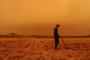 Moonlit treasure hunts ignite hope amid Syria’s turmoil