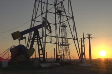Azerbaijani oil price approaches $65