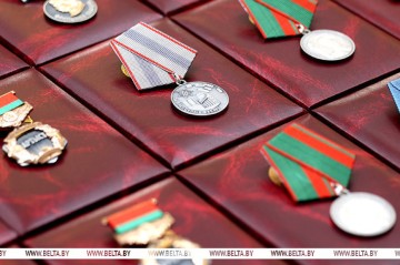 Lukashenko presents awards to mark 80th anniversary of Great Victory