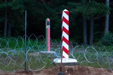 Poland ramps up patrol deployment at border with Belarus