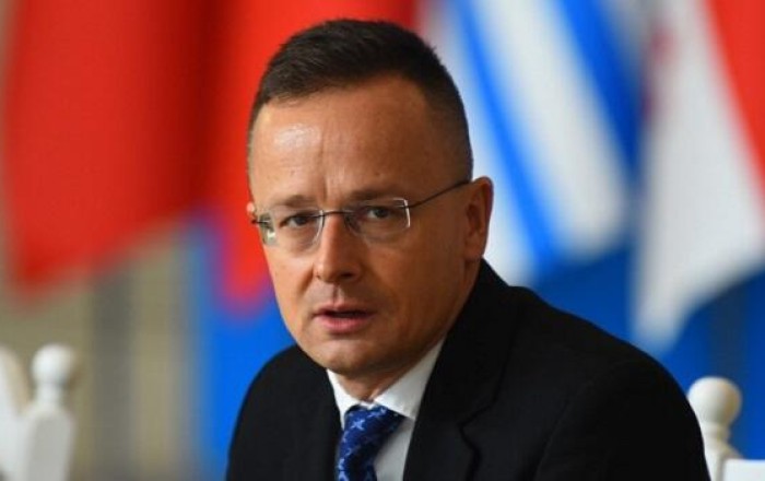 Сийярто дерзит Зеленскому