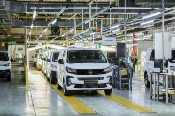UK auto output slumps below one million as EV transition hits production