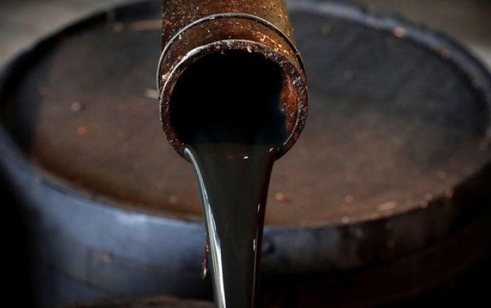 Oil prices drop again