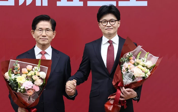 South Korea's conservative party reinstates its presidential candidate