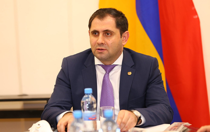 Папикян отправился в Грецию