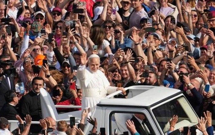 Pope Leo XIV enthroned - Video