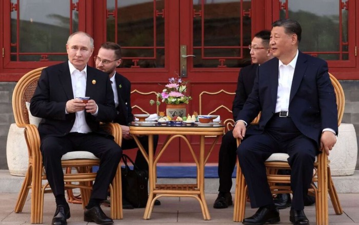 Putin Cinpinlə çinsayağı çay içdi -