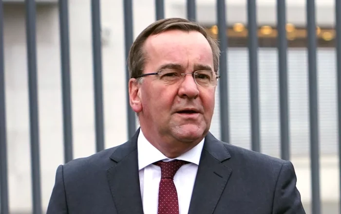 US nuclear umbrella for Europe irreplaceable in foreseeable future German defence chief says