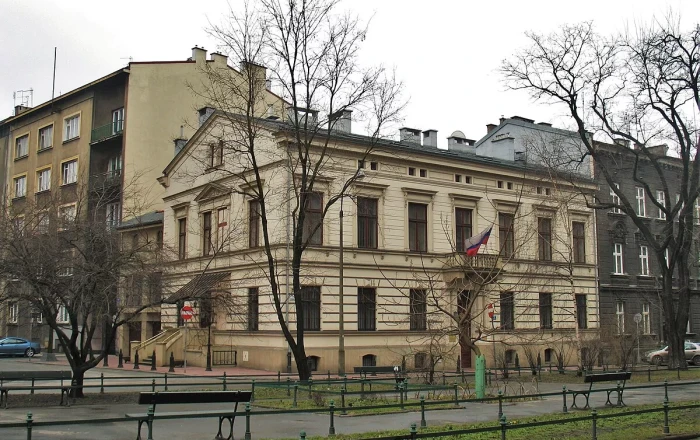 Poland revokes Russian consulate permit, Moscow vows retaliation