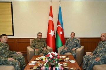 Hikmet Mirzayev meets Turkish ommander