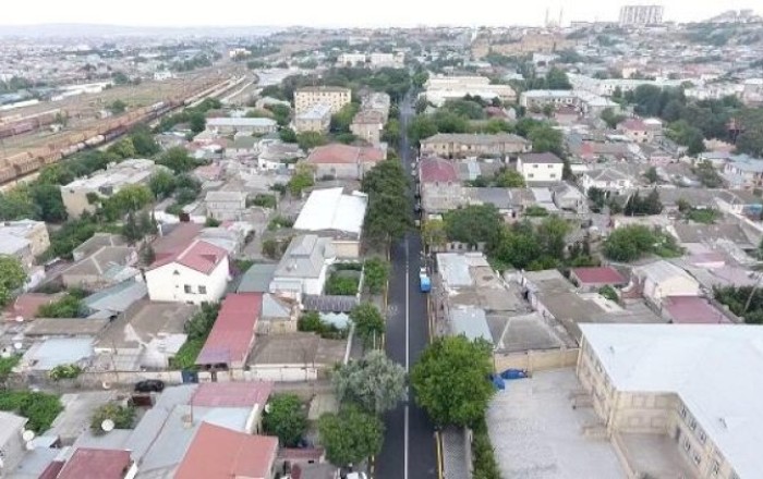 Bakının bu ərazisində evlər su qiymətinədir