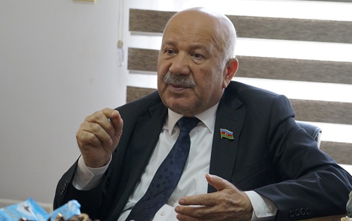 “5 min manat maaşla necə maşın alım?”