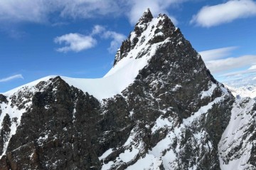 Bodies of five skiers found near Switzerland resort