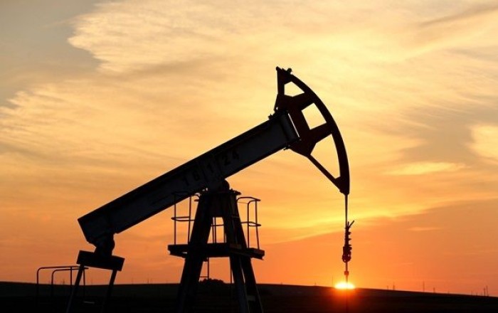 Нефть продолжает дешеветь