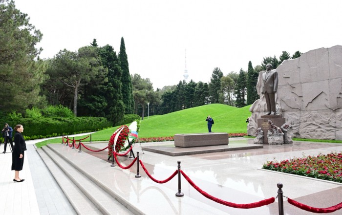 Moroccan Princess pays tribute to Azerbaijan’s National Leader Heydar Aliyev