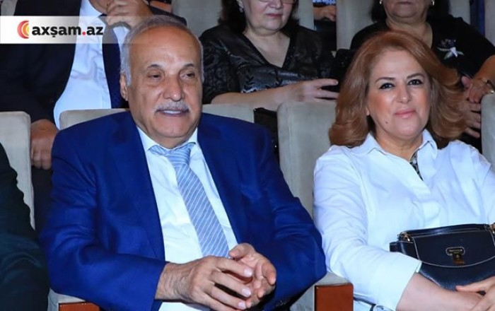 Konsertə həyat yoldaşı ilə gəldi -