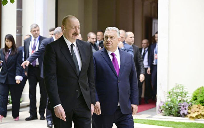 “Dost dar gündə tanınar”